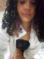 Camilla-23y live cam screenshot female from Brazil on ReplayHer – Replays, Highlights & Live Cams — screenshot #1